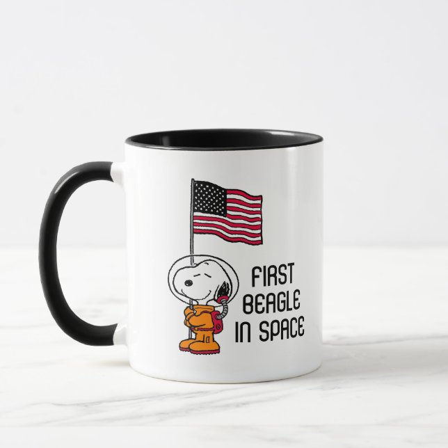 Caneca ESPAÇO | Snoopy Com Astronauta De Bandeira (Esquerda)