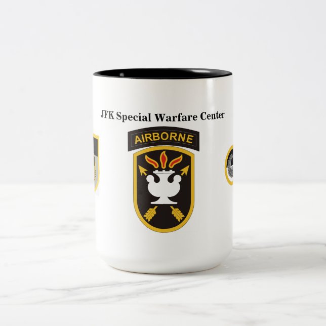 Caneca especial do centro da guerra de JFK (Centro)