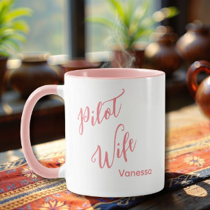 Caneca Esposa de Piloto Script Rosa Personalizado Nome Si