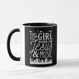Caneca Essa garota corre em Jesus e música country