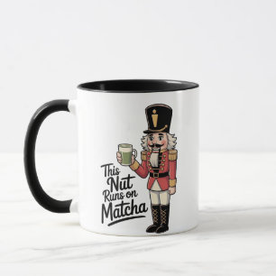 Caneca Esta Noz Está Funcionando no Esmagador de Nozes de