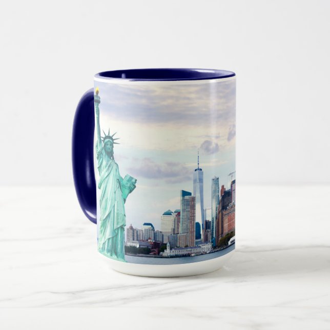 Caneca Estátua da Liberdade com o World Trade Center (Frente Esquerda)