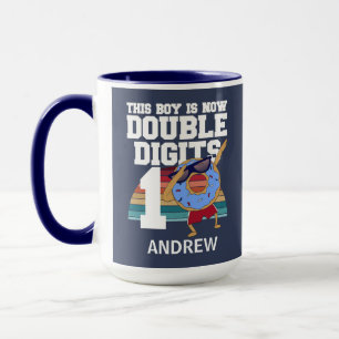 Caneca Este menino agora tem dois dígitos engraçados 10º