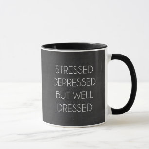 Caneca Estressado deprimido mas bem vestido