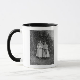 Caneca Estudantes na escola de arte para meninas em