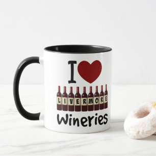 Caneca Eu Amo Vinícolas Livermore Coração e Garrafas de V