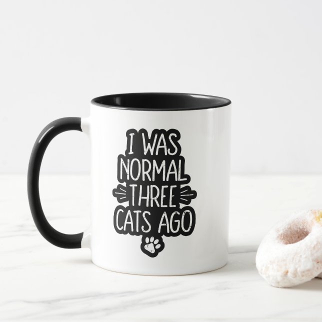 Caneca Eu Era Normal Três Gatos Atrás Presente Divertido  (Com Donut)