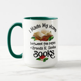 Caneca Eu moro entre as páginas de Brenda K Davies Books