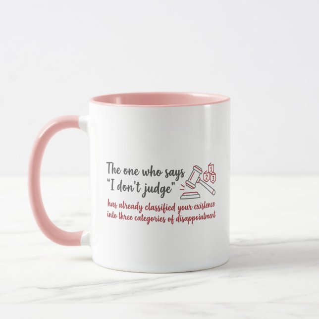 Caneca Eu Não Julgo" Martelo de Advogado Sarcástico (Esquerda)