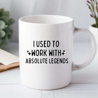 Caneca Eu Trabalhava Com Uma Cama Engraçada Absoluta.