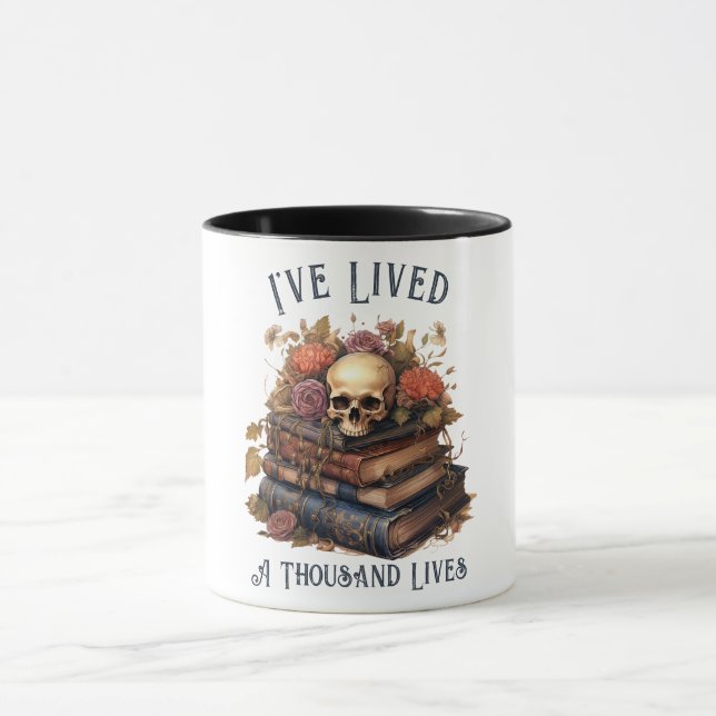 Caneca Eu Vivi Mil Vidas, Amante de Livros (Centro)