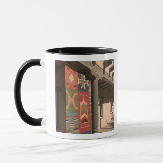 Caneca EUA, Novo México, Taos: Kit da Galeria Navaho Rug (Esquerda)