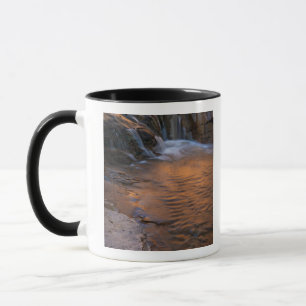 Caneca EUA, Utah, Escalante Wilderness. Cachoeira em