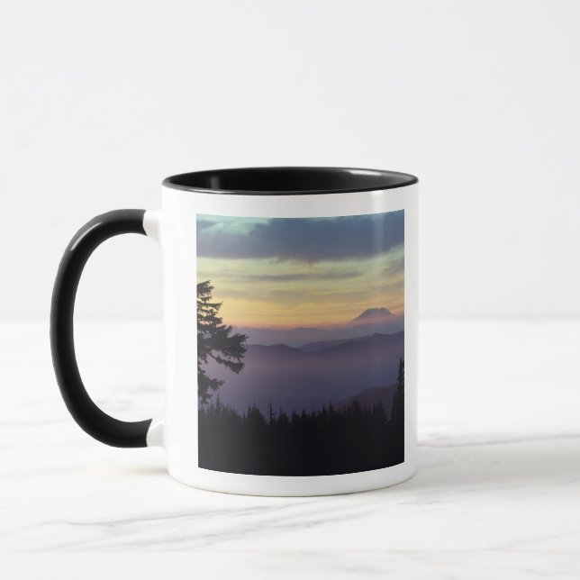 Caneca EUA, Washington. Monte St. Helens visto através (Esquerda)
