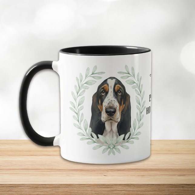 Caneca Eucalyptus Wreath Basset Hound Dog Monogram (Criador carregado)