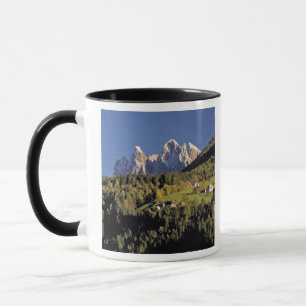 Caneca Europa, Itália, San Pietro. O Grupo Odle parece