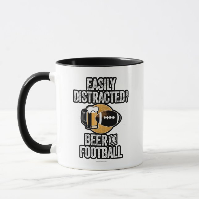 Caneca Fácil distração de cerveja e futebol (Esquerda)