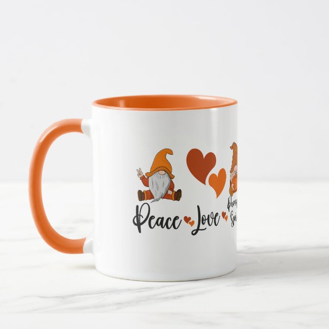 Caneca Fall Season "Peace Love and Pumpkin Spice Gnomos" (Esquerda)