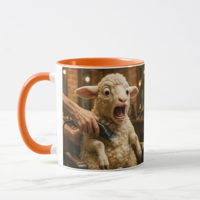 Caneca Fantasia Cordeiro Fofo Assustado Barbeando (Esquerda)
