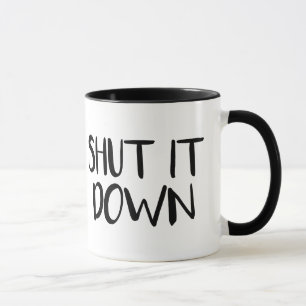 Caneca Fechado lhe agrida para baixo