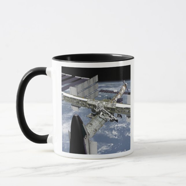 Caneca Fechar a vista do Shuttle ancorado (Esquerda)