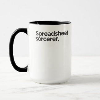 Caneca 'Feiticeiro de planilhas.' Aniversário engraçado d
