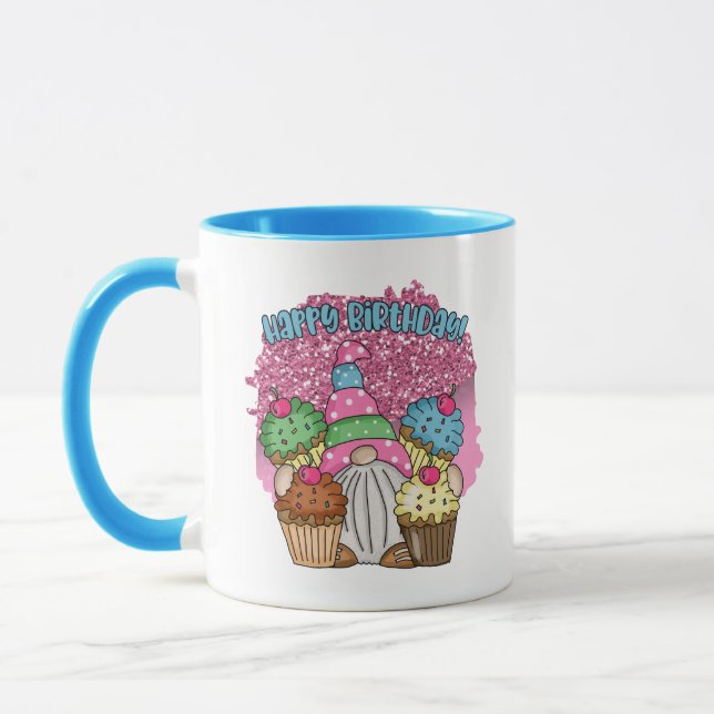 Caneca Feliz Aniversário Gnomo unisex adiciona monograma (Esquerda)