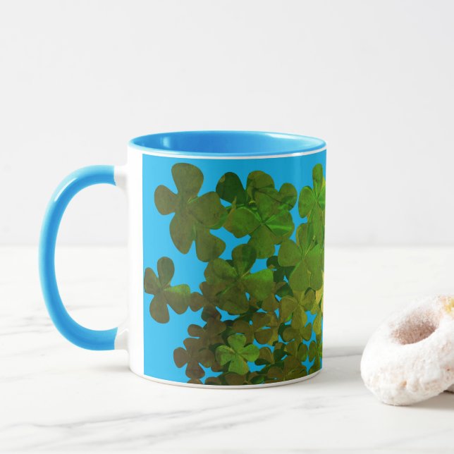 Caneca Feliz Rua. Dia de Patrick, envergonhados irlandese (Com Donut)