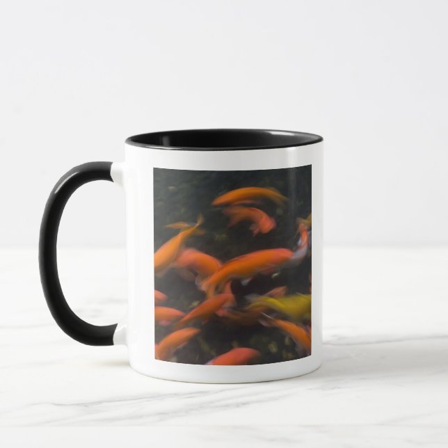 Caneca Feng Shui acredita que peixes do koi traz a boa (Esquerda)