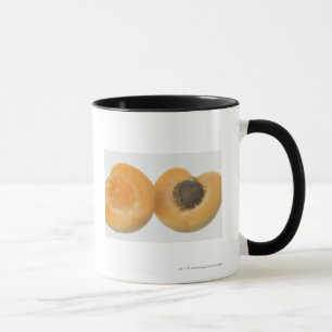 Caneca Fim-acima do secção transversal de uma ameixa