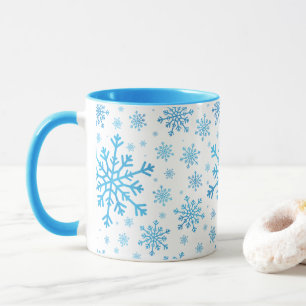 Caneca Flocos de neve bonito de Natal Azul em Branco de i