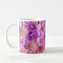 Caneca floral púrpura e xícaras
