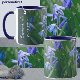 Caneca Flores azuis no primavera