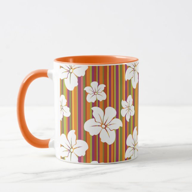 Caneca Flores brancas em um fundo listrado (Esquerda)