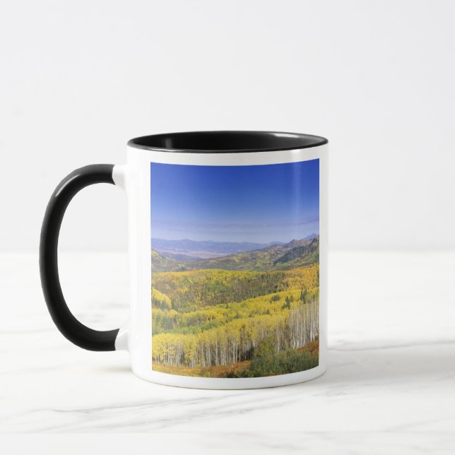 Caneca Floresta Nacional Routt no outono, perto (Esquerda)