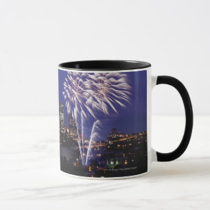 Caneca Fogos-de-artifício sobre a cidade