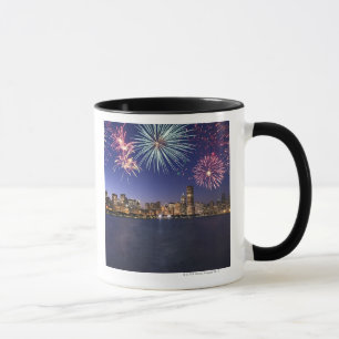 Caneca Fogos-de-artifício sobre a skyline 2 de Chicago