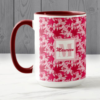 Caneca Folhas de Mapeamento em um Plano de Fundo Rosa