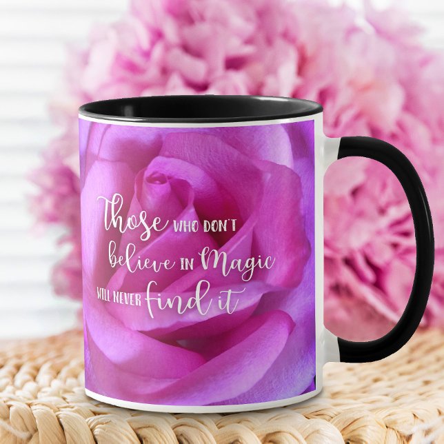 Caneca Foto cor-de-rosa rosa florescente Acredita em cita (Criador carregado)