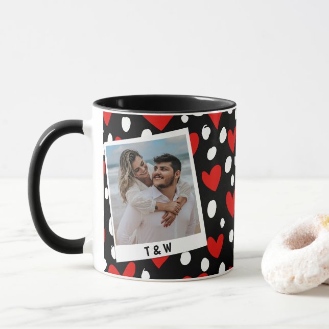 Caneca Foto de Casal Coração Preto, Vermelho e Branco Mod (Com Donut)