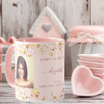 Caneca Foto personalizada de aniversário, rosa dourado, a<br><div class="desc">Um presente de amigos para o aniversário de 21 ruas (ou qualquer idade) da mulher. Personalize e 2 das suas próprias fotos, nome dela, 21 anos e seus nomes. Texto rosa escuro. Um rosa dourado feminino, cor rosa de fundo. O nome dela é escrito com um moderno estilo escrito à...</div>