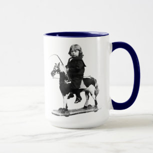 CANECA FOTO VINTAGEM DO GAROTO EM MALHA DE CAVALO