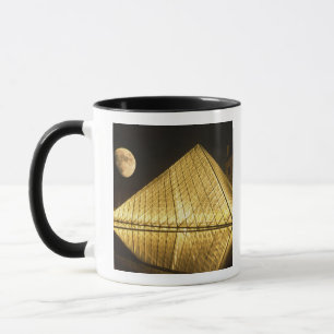 Caneca França, Paris, O Museu do Louvre, Noturno