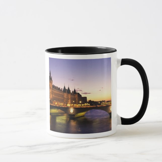 Caneca França, Paris, Rio Sena e Conciergerie em (Direita)