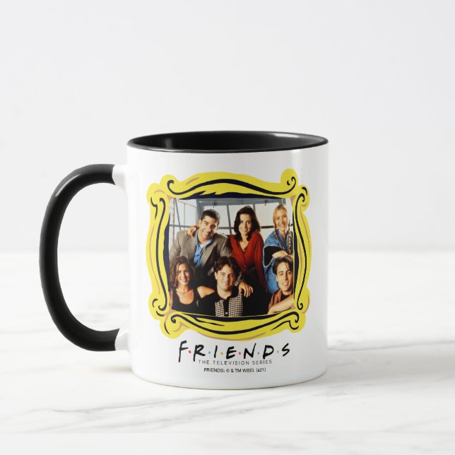 Caneca FRIENDS™ | Elenco Sentado no Apartamento de Monica (Esquerda)