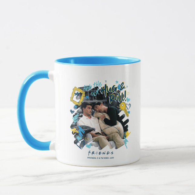 Caneca FRIENDS™ | O Velho Abraço e Rolar (Esquerda)