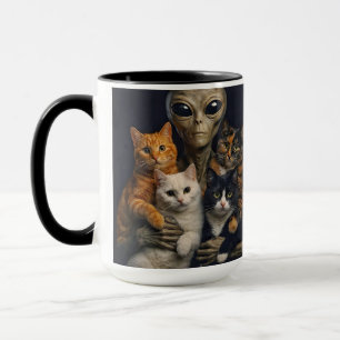 Caneca Funny Alien with Cats Renaissance Art