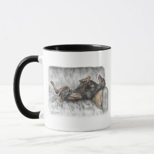 Caneca Funny Doberman em Sofa