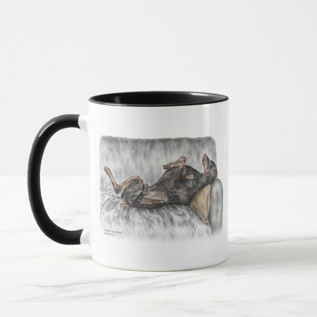 Caneca Funny Doberman em Sofa (Esquerda)