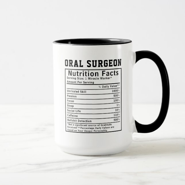 Caneca Funny Oral Surgeon Nutrition Facts Staff Worker (Direita)